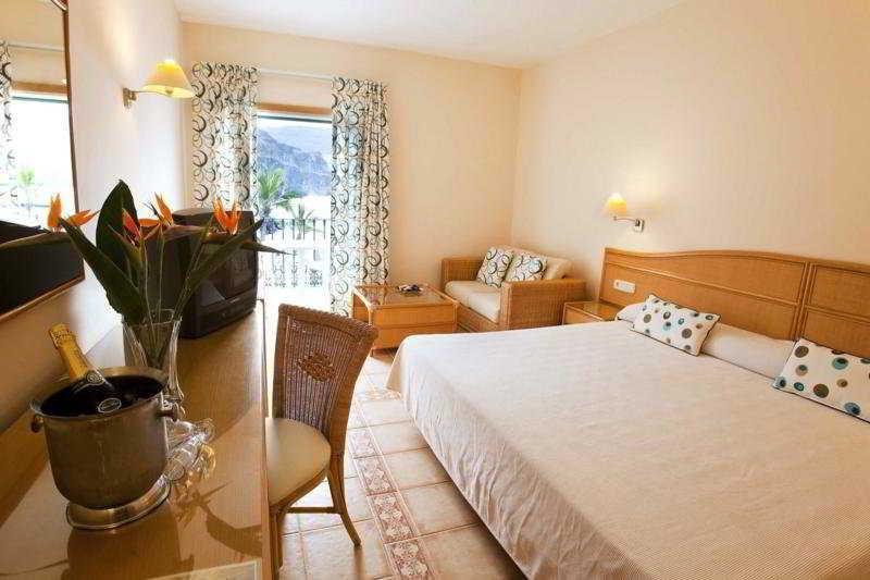 Apartamentos Livvo بويرتو دي موغان المظهر الخارجي الصورة