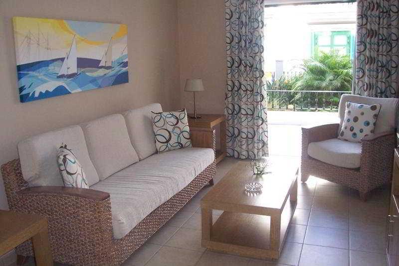Apartamentos Livvo بويرتو دي موغان المظهر الخارجي الصورة