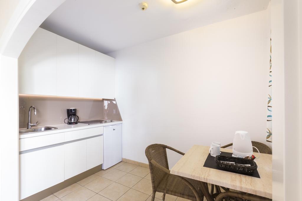 Apartamentos Livvo بويرتو دي موغان المظهر الخارجي الصورة