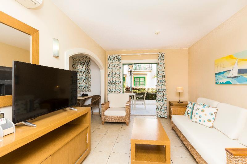 Apartamentos Livvo بويرتو دي موغان المظهر الخارجي الصورة